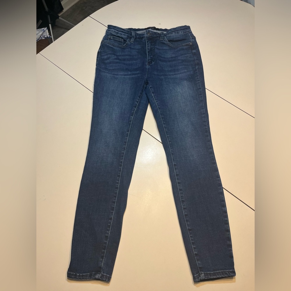 Judy Blue 13/31 dark wash skinny jeans